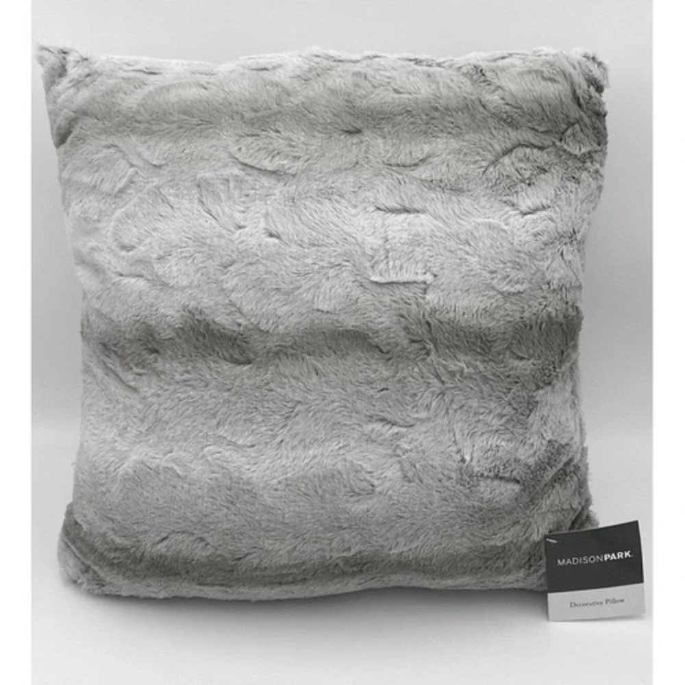 Madison Park Decorative Pillow NWT Gray 20x20 Zuri Faux Fur Cozy Glam Soft Chic